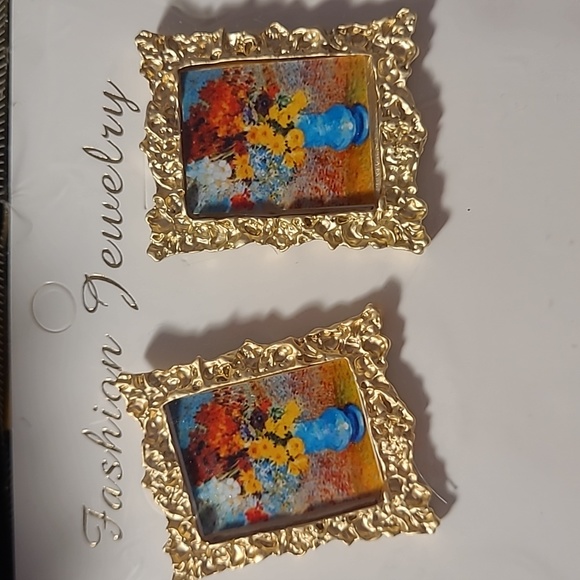 Flower Bouquet Earrings - Picture 3 of 9